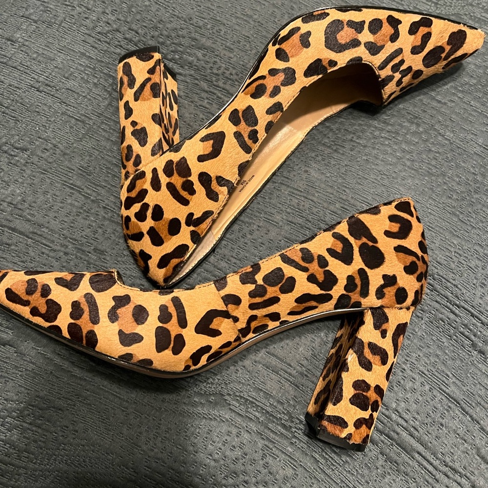 Banana Republic block heeled pumps in leopard